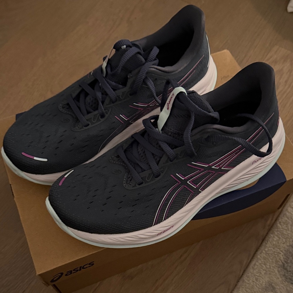 ASICS Women's Gel-Cumulus 26 Running Shoes - Charcoal and Magenta NWT